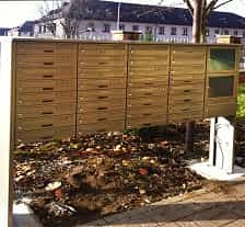 Stalowe dodatki i elementy podczas wykańczania inwestycji